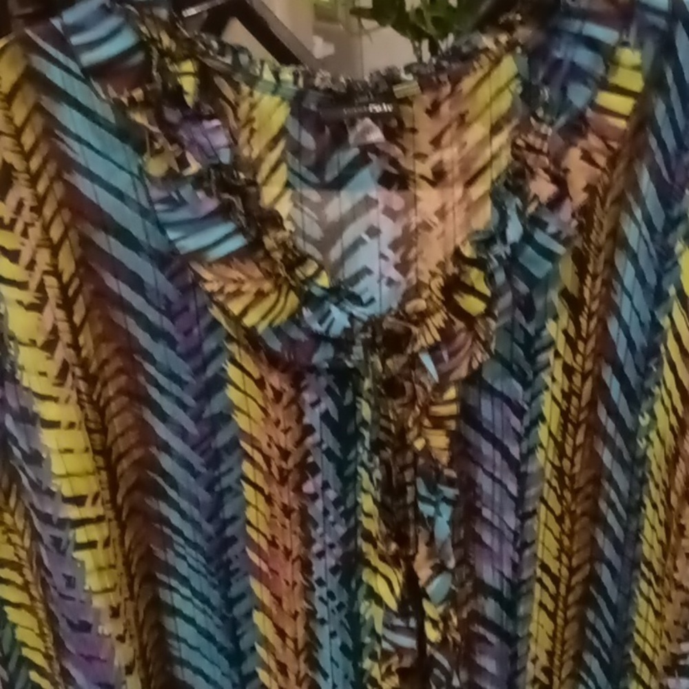 East 5th Multi-Colored Patterned V-Neck Sheer Fla… - image 8